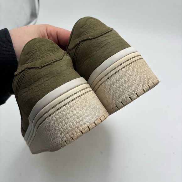 Nike Air Jordan 1 Women’s 9.5 Low Lifted Olive Green Lace Up Sneakers - Picture 6 of 9